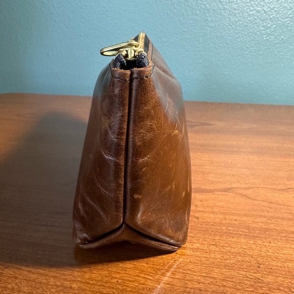 Annie Bukhman Gusseted Leather Makeup Bag in Distressed Brown - Picture 4 of 9